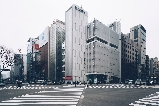 既存の銀座ソニービル(写真中央)