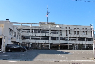 解体する垂井町旧庁舎 解体する垂井町旧庁舎