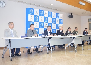 長崎大学の定例会見の様子 長崎大学の定例会見の様子