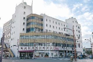 老朽化が進む大村バスターミナルビル 老朽化が進む大村バスターミナルビル