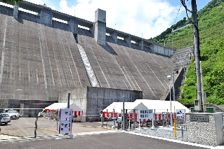 中木庭ダム小水力発電事業竣工式 中木庭ダム小水力発電事業竣工式