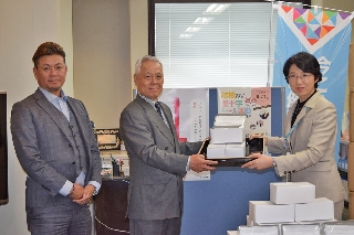 【佐賀】県にマスク1万枚寄付 【佐賀】県にマスク1万枚寄付